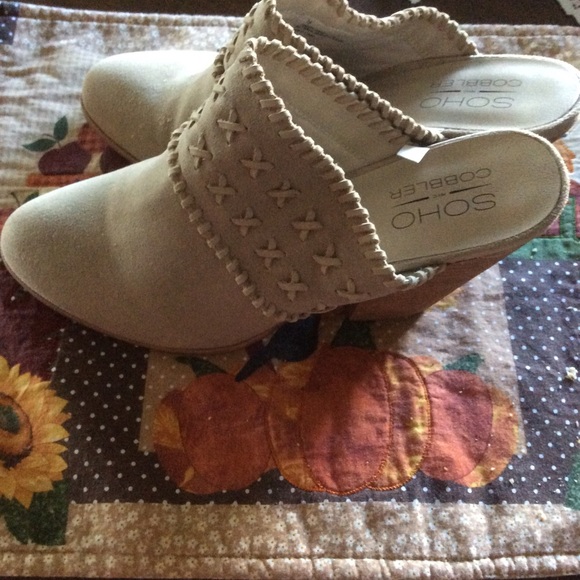 Women’s Boots. - Picture 2 of 2